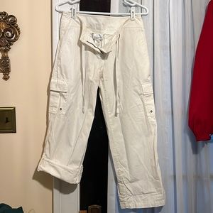 Ladies Jones NY Sport (4p)white cargo pants. Excellent condition, zip/tie close